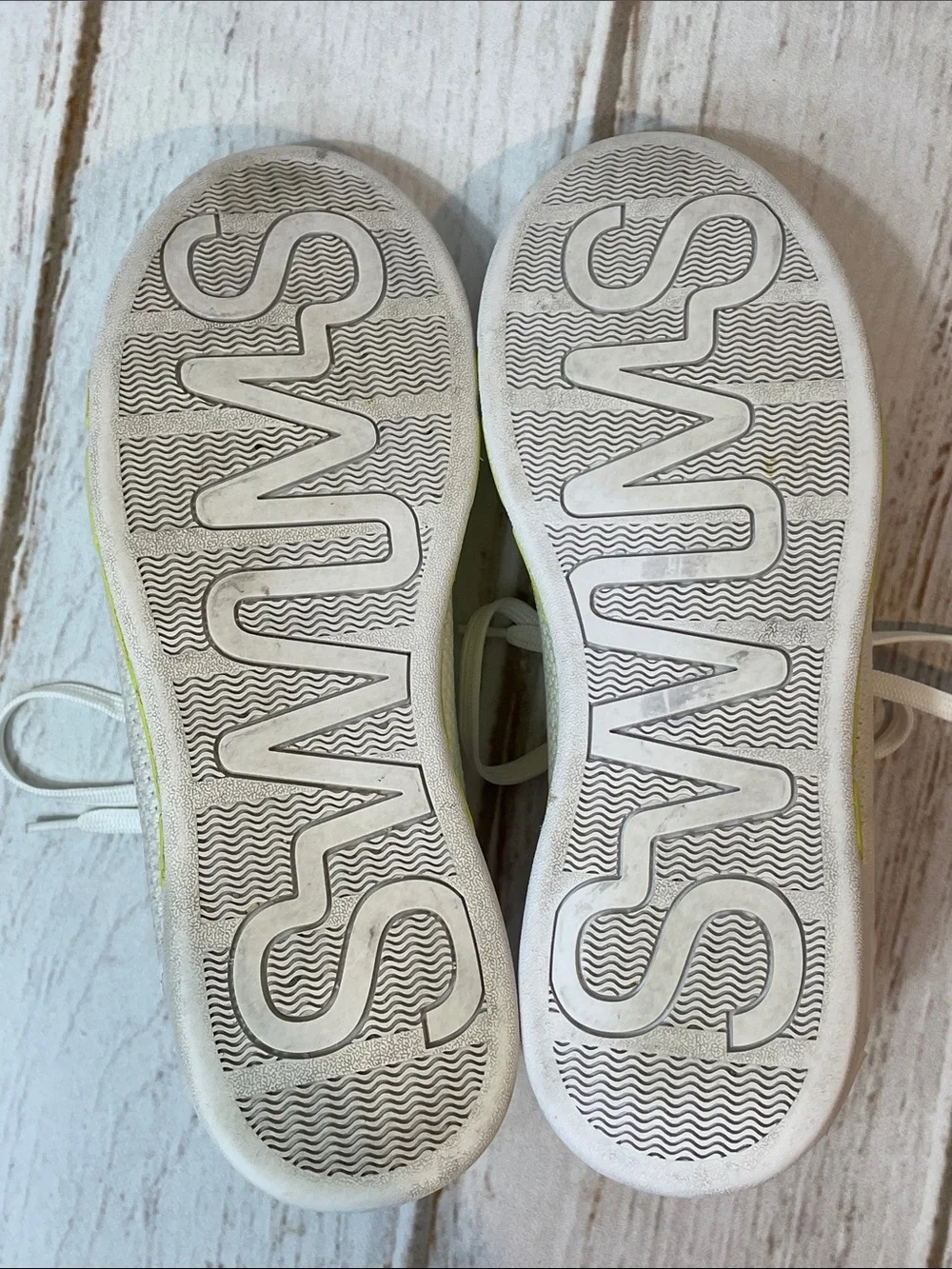 SWIMS Mesh Water Sneakers Mens 8.5 Neon Yellow Washable Lightweight Lace up
